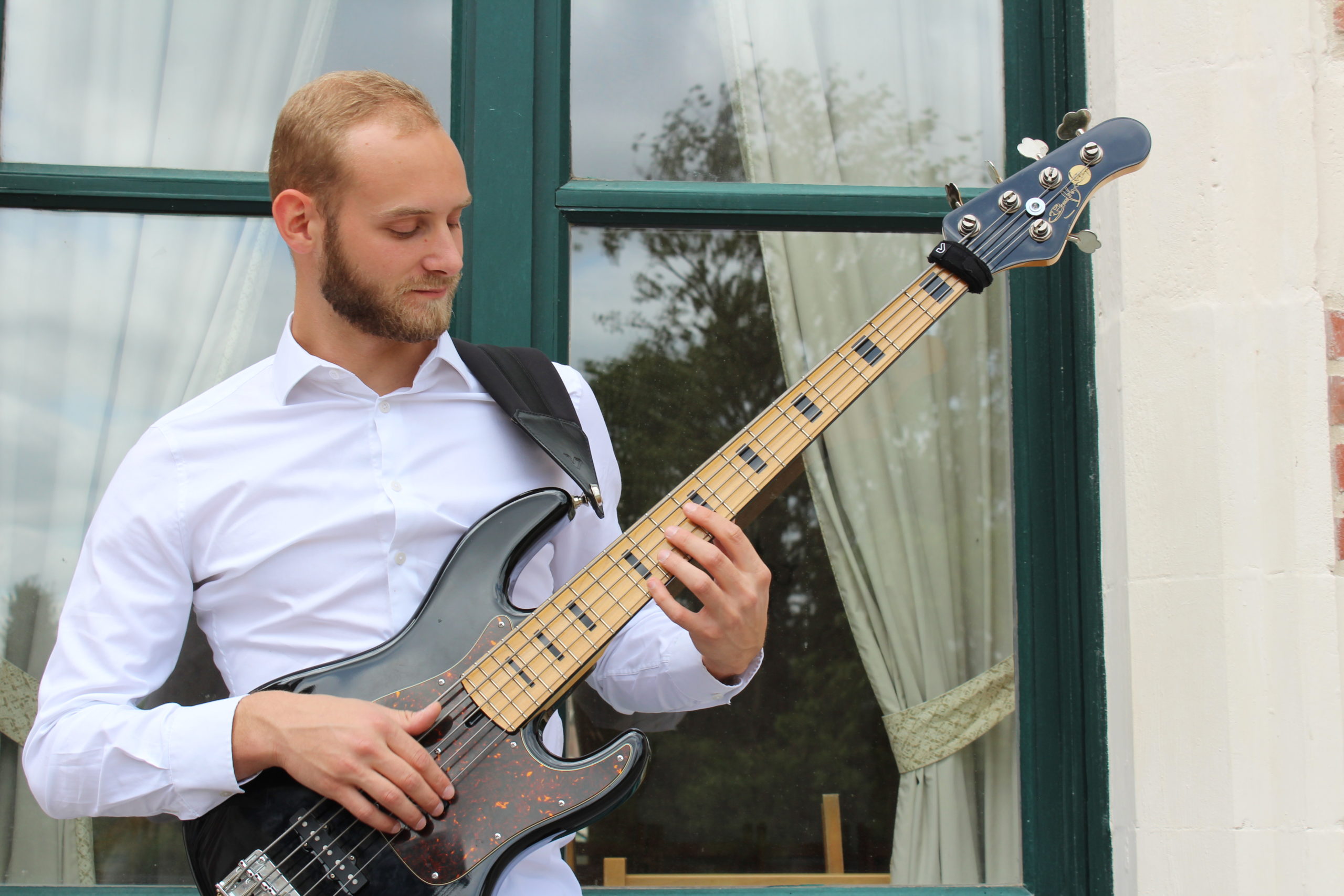 Simon bassiste de Jambag
